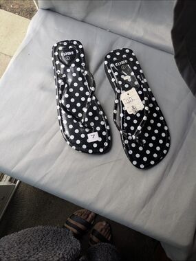 Black & Me G0 Polka Dot Jelly Flip Flops